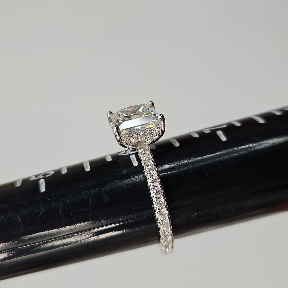 Elegant Silver Women's Ring